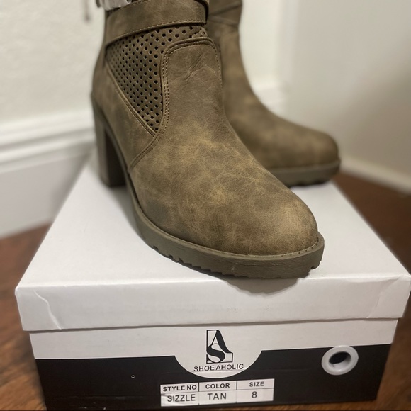 NWT Shoeaholic Sizzle Ankle Boots Tan Size 8 - Picture 9 of 14
